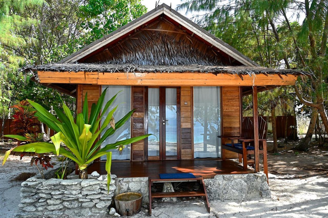 Agusta Eco Resort Pulau Mansuar Buitenkant foto