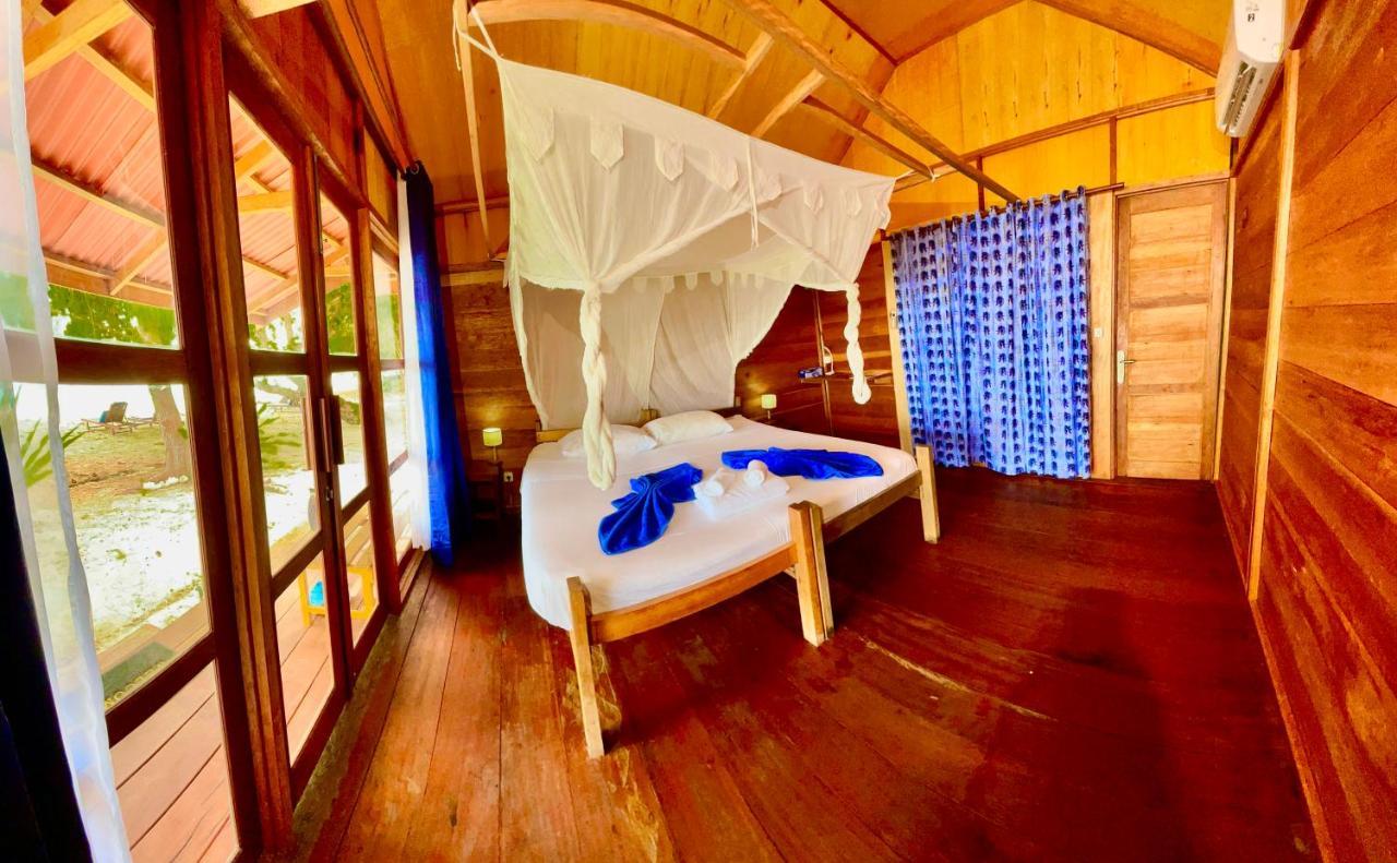 Agusta Eco Resort Pulau Mansuar Buitenkant foto