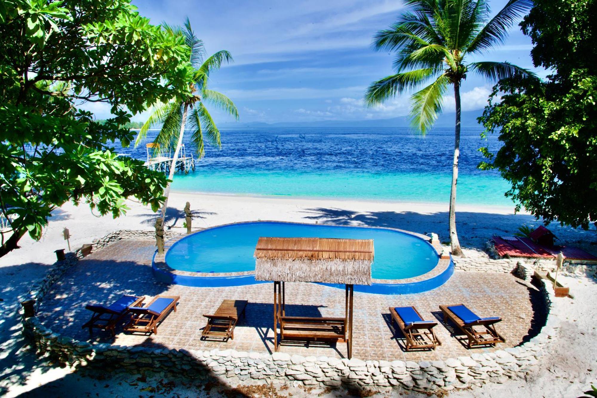 Agusta Eco Resort Pulau Mansuar Buitenkant foto