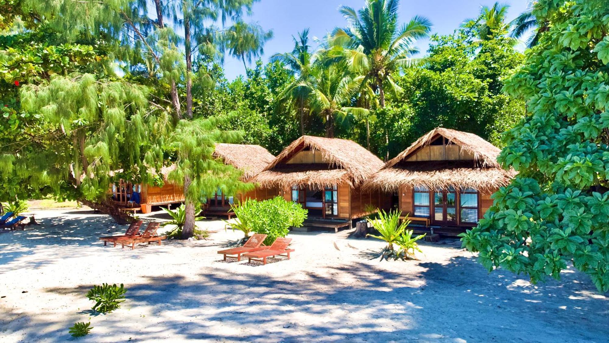 Agusta Eco Resort Pulau Mansuar Buitenkant foto